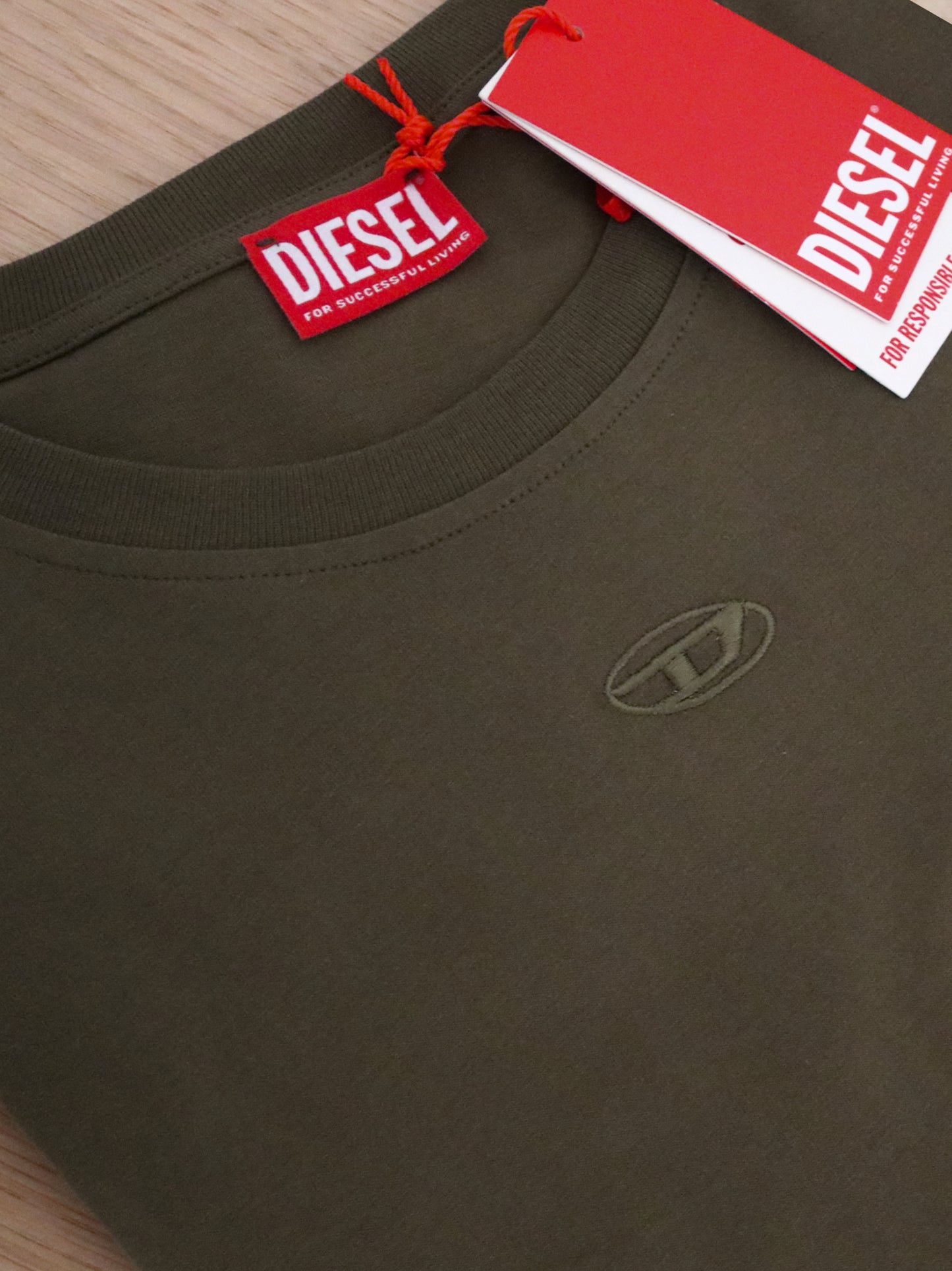 DIESEL - T-shirt green man