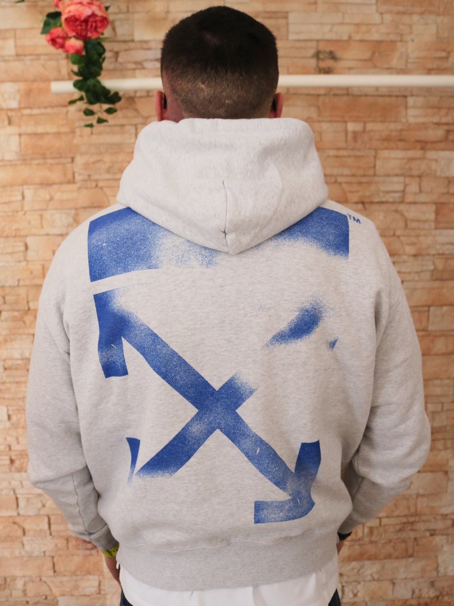 Gray Stencil Arrow Skate