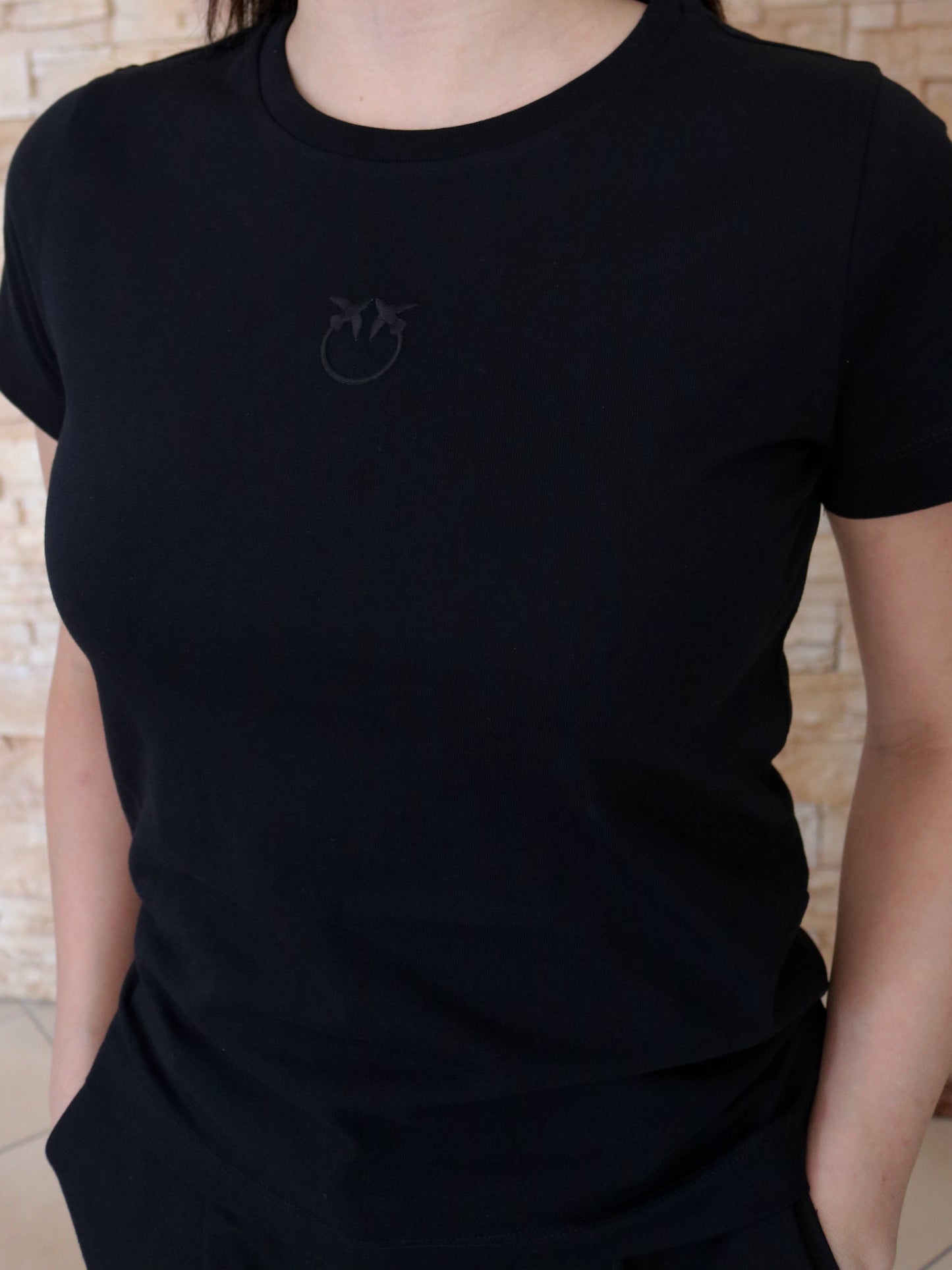 T-shirt maniche corte logo ricamato